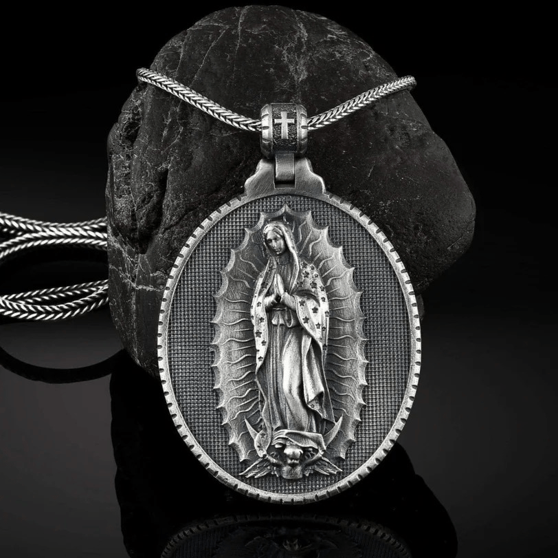 Collar de la Virgen María Nuestra Señora de Guadalupe