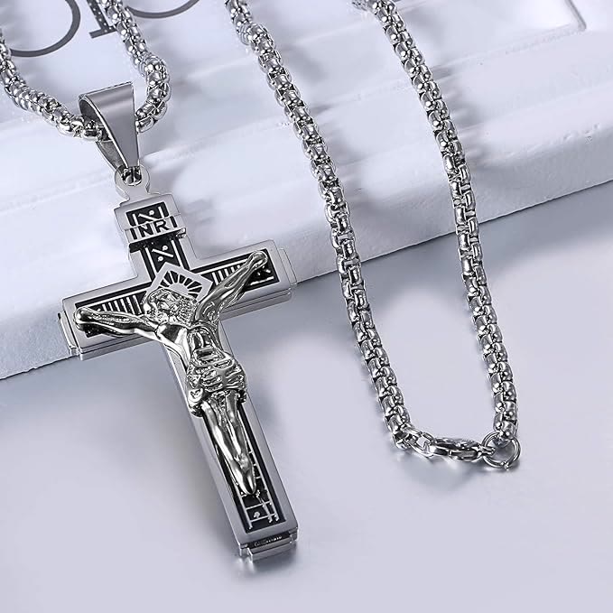 Collar de Titanio con Crucifijo de Jesús