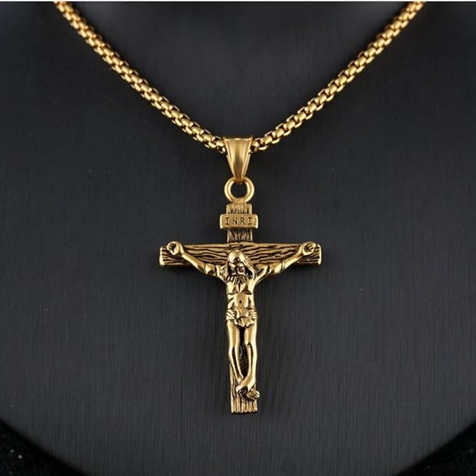 Collar con Colgante de Crucifijo