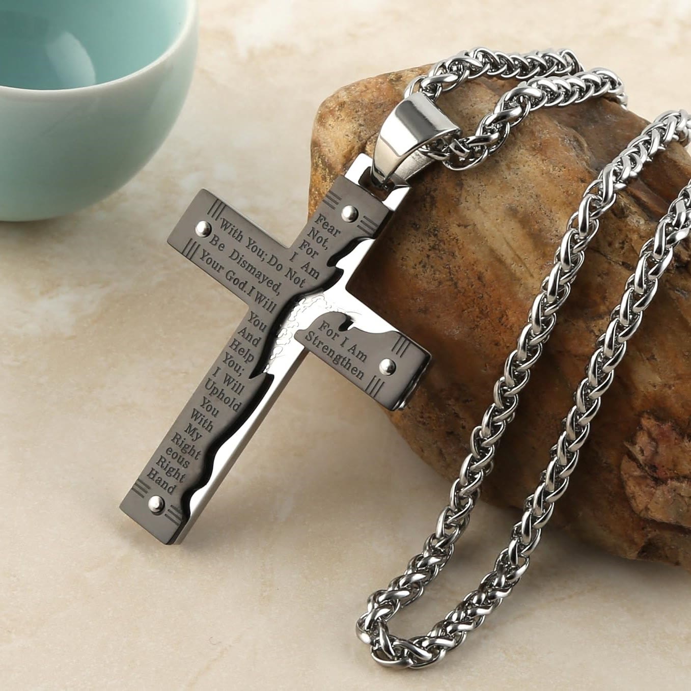 Collar de Cruz Religiosa de Jesús Crucificado