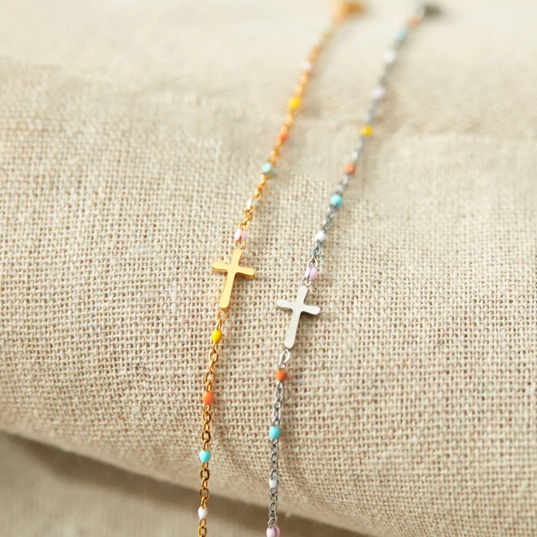 Pulsera Cruz Minimalista Delicada