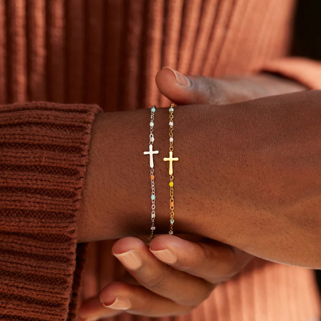 Pulsera Cruz Minimalista Delicada