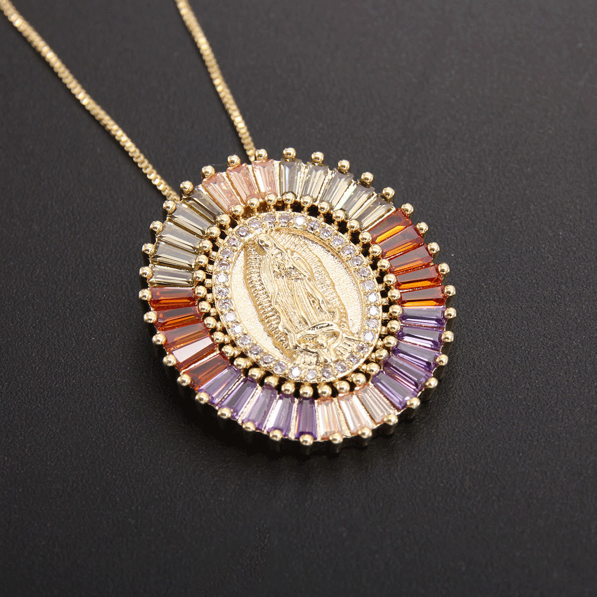 Amuleto de Zirconia de Nuestra Señora de Guadalupe Collar Colgante