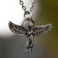 Collar de Protección Ángel Orante con Alas Extendidas