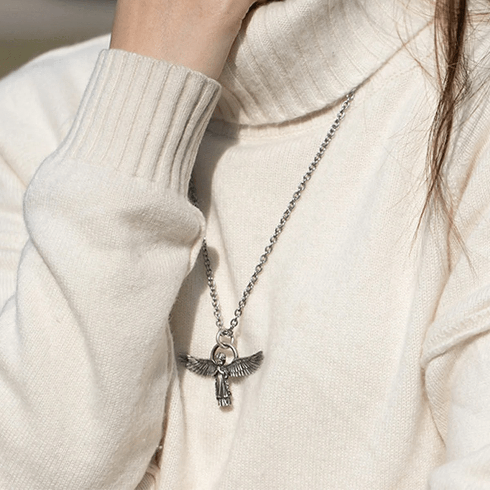 Collar de Protección Ángel Orante con Alas Extendidas