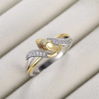 Anillo de Manos en Oración de Oro y Plata