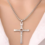 Collar de Cadena con Colgante de Cristal en Forma de Cruz