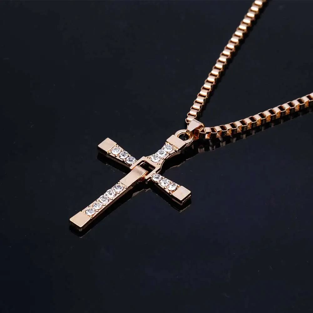 Collar de Cadena con Colgante de Cristal en Forma de Cruz