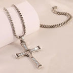 Collar de Cadena con Colgante de Cristal en Forma de Cruz