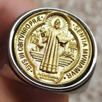 Anillo Cruz Medalla de San Benito Católico en Dos Tonos