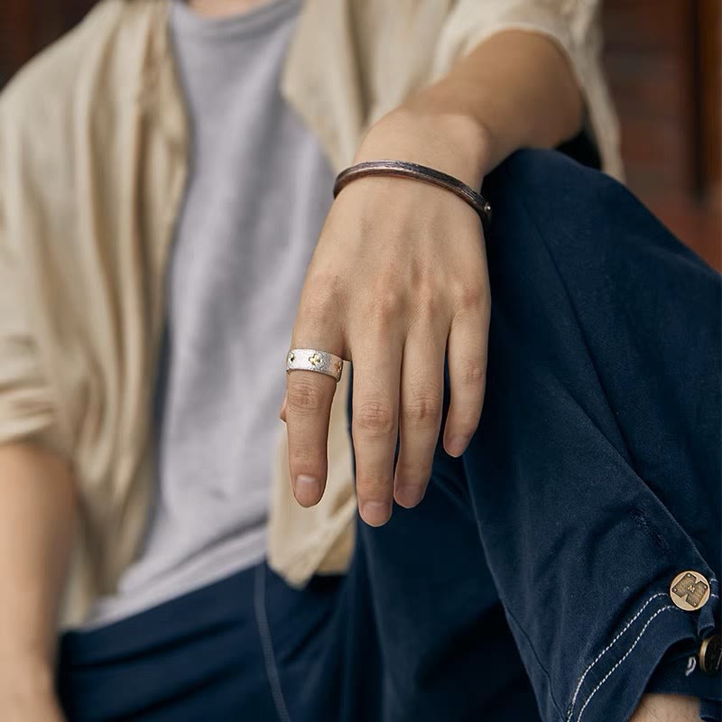 Anillo Ajustable de Plata Esterlina Estilo Minimalista con Cruz