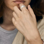 Anillo Ajustable de Plata Esterlina Estilo Minimalista con Cruz