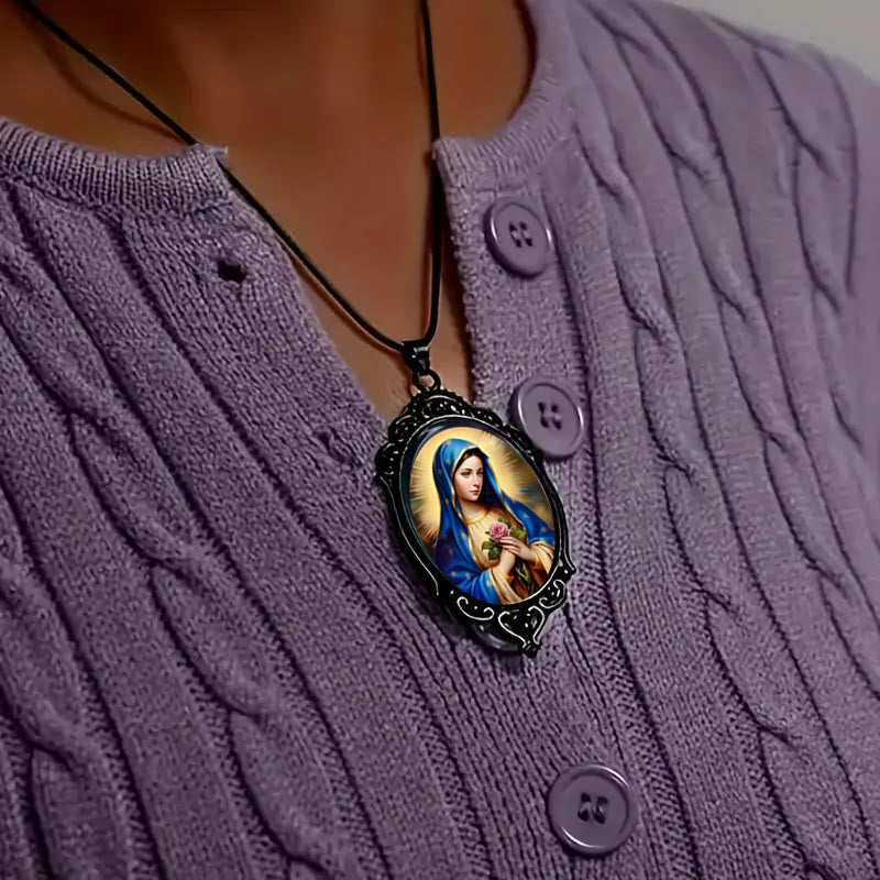 Collar Vintage de Estilo Gótico con Bordes Nuestra Señora de Guadalupe
