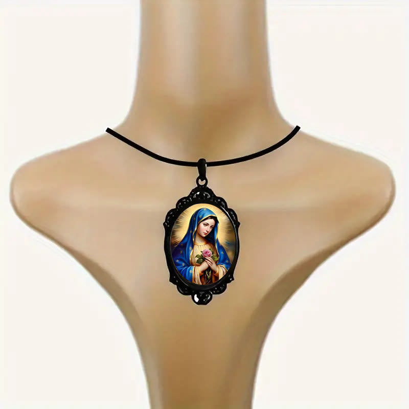 Collar Vintage de Estilo Gótico con Bordes Nuestra Señora de Guadalupe