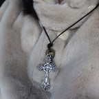 Collar de Cuero con Colgante de Crucifijo Estilo Clásico Retro