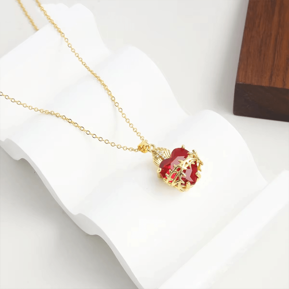 Collar de Péndulo del Sagrado Corazón de Jesús con Gemas Rojas de Estilo Moderno