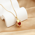 Collar de Péndulo del Sagrado Corazón de Jesús con Gemas Rojas de Estilo Moderno