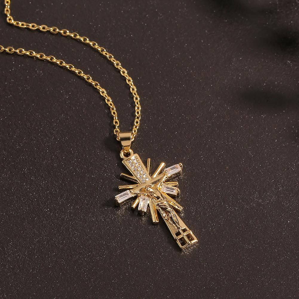 Collar de Crucifijo Estilo Lujo Ligero con Diamantes