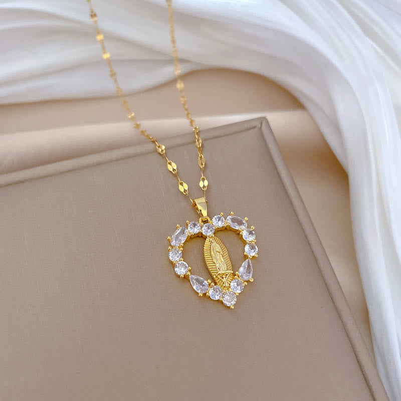 Collar de Pendiente de Nuestra Señora de Guadalupe con Gemas en Forma de Corazón de Estilo de Lujo