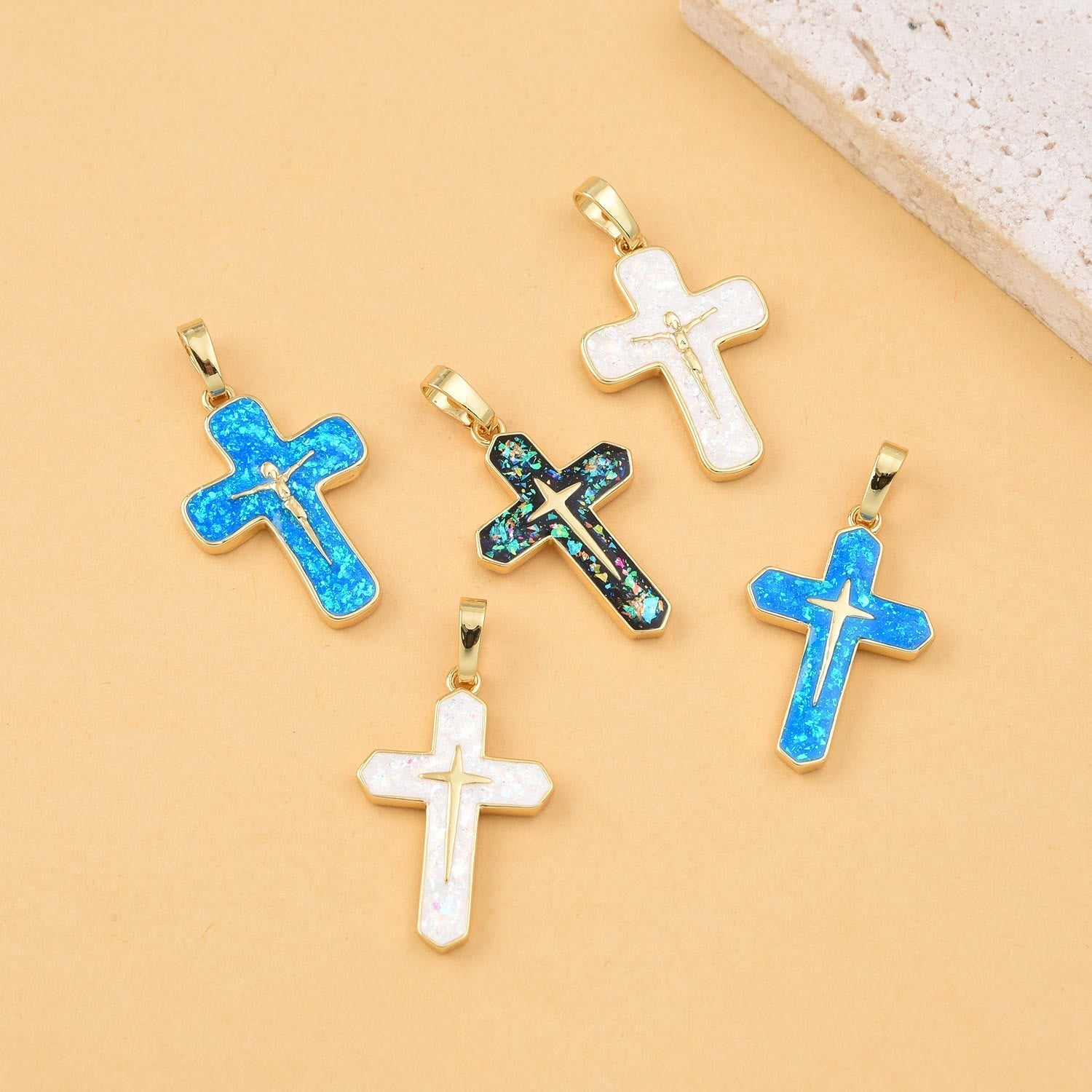 Collar de Colgante de Crucifixión de Cobre de Estilo Minimalista