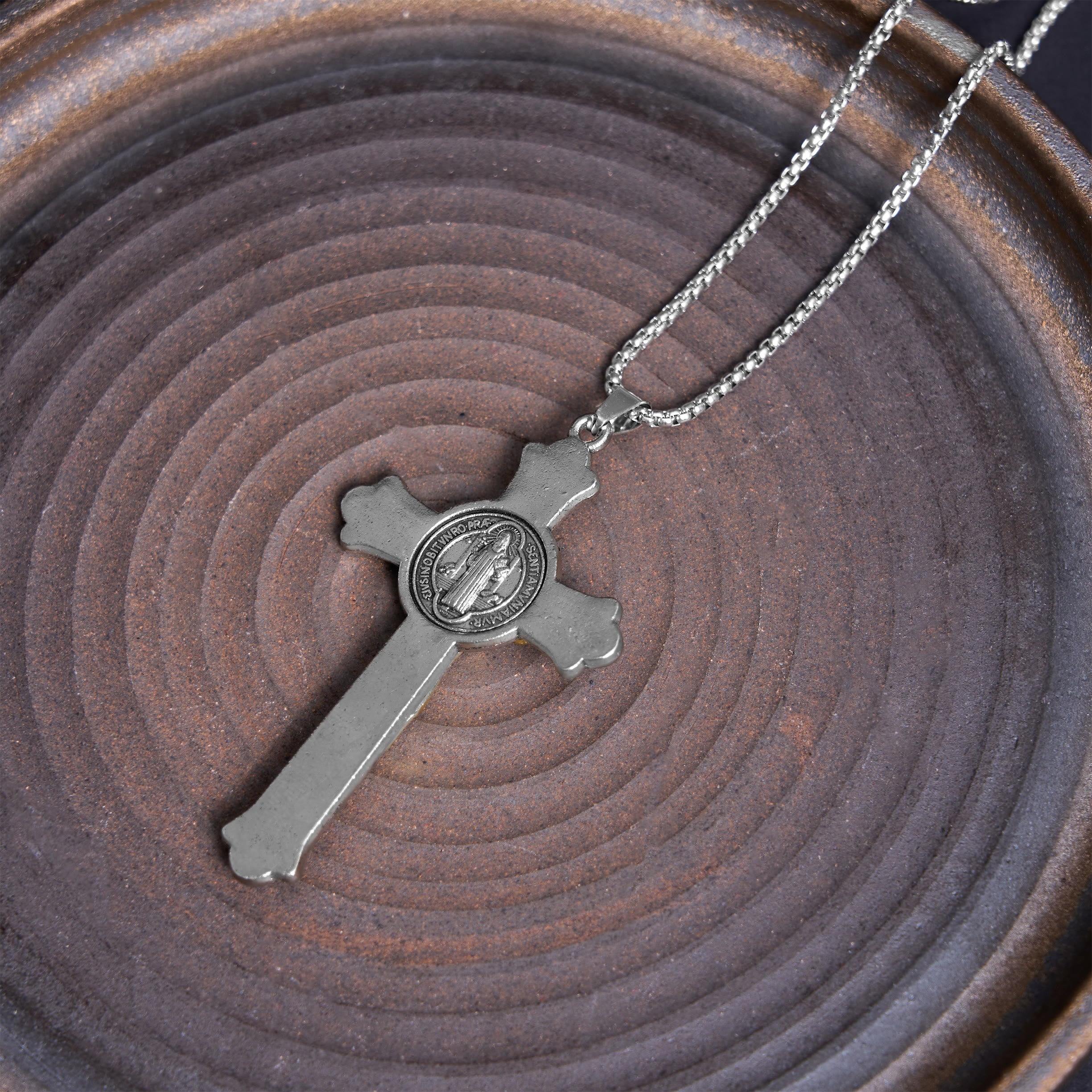 Icono de San Benito Estilo Clásico Crucifijo de Jesús Colgante de Aleación Collar