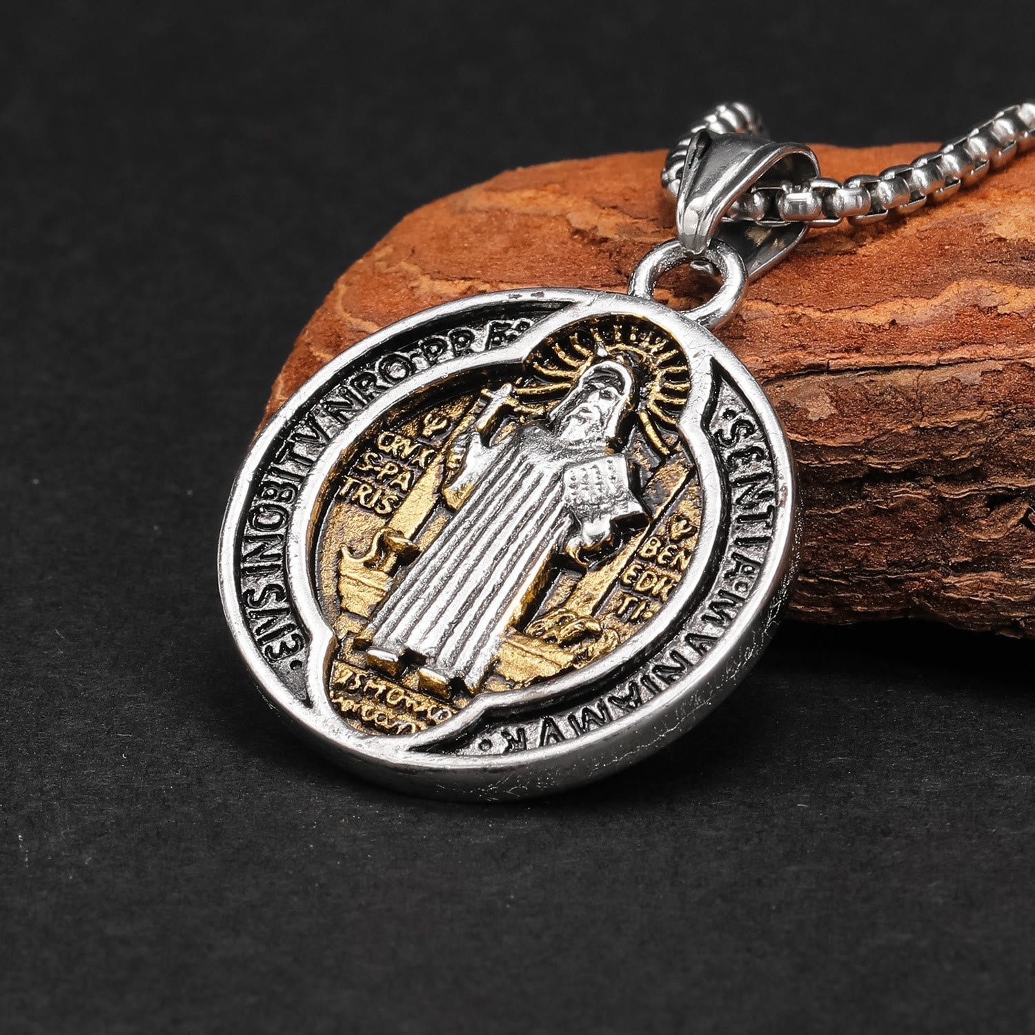 Collar de Medalla de Protección Sagrada de San Benito en Estilo Retro Clásico