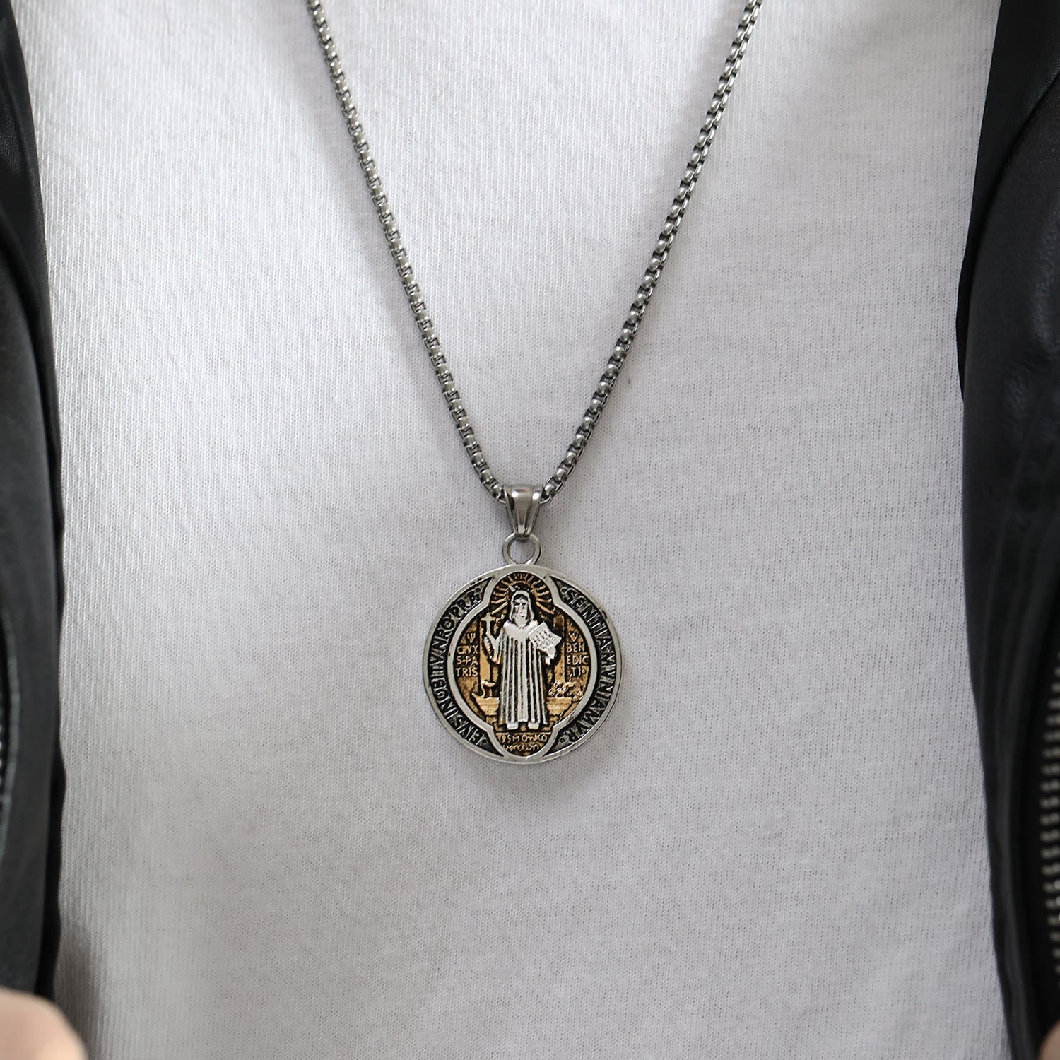 Collar de Medalla de Protección Sagrada de San Benito en Estilo Retro Clásico