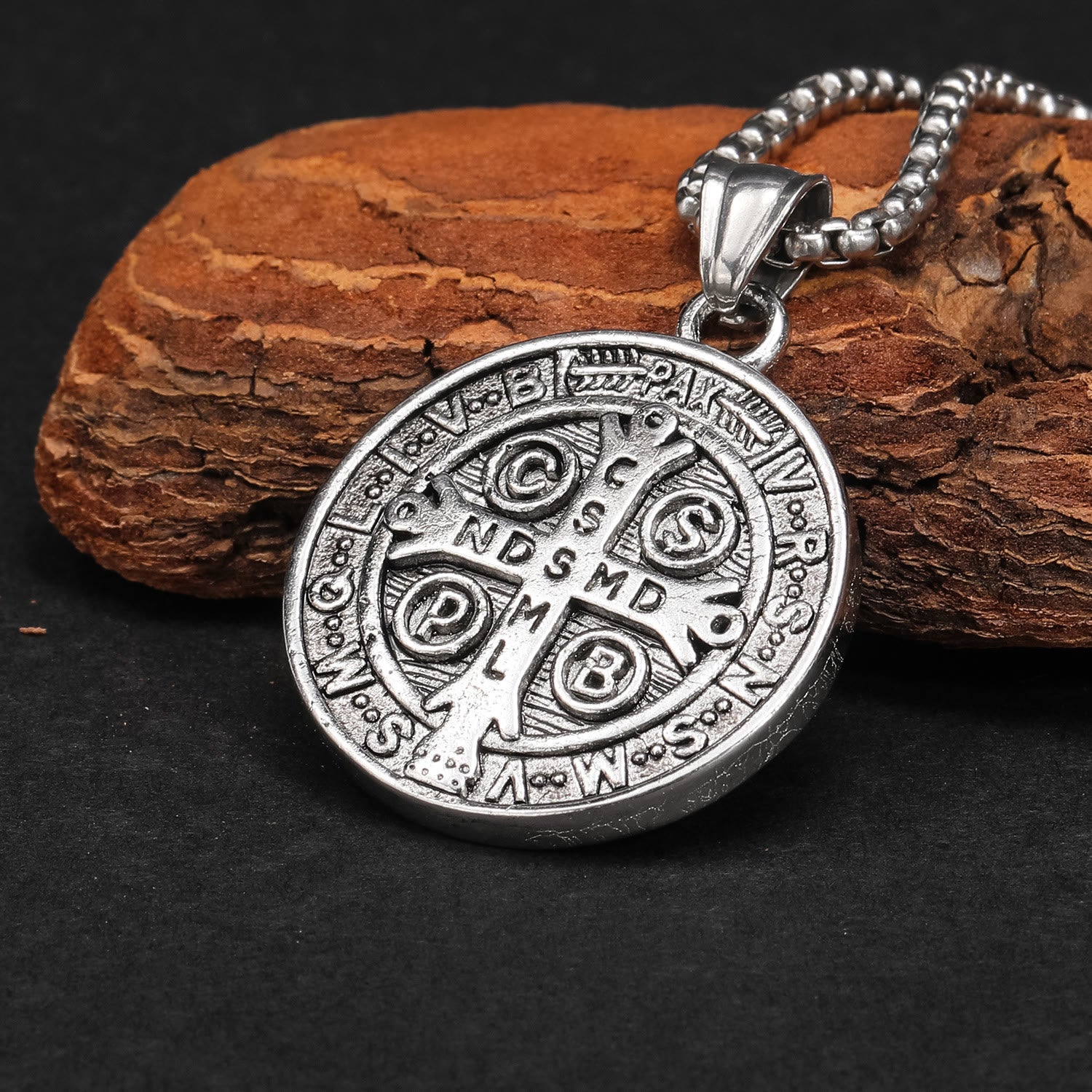 Collar de Medalla de Protección Sagrada de San Benito en Estilo Retro Clásico