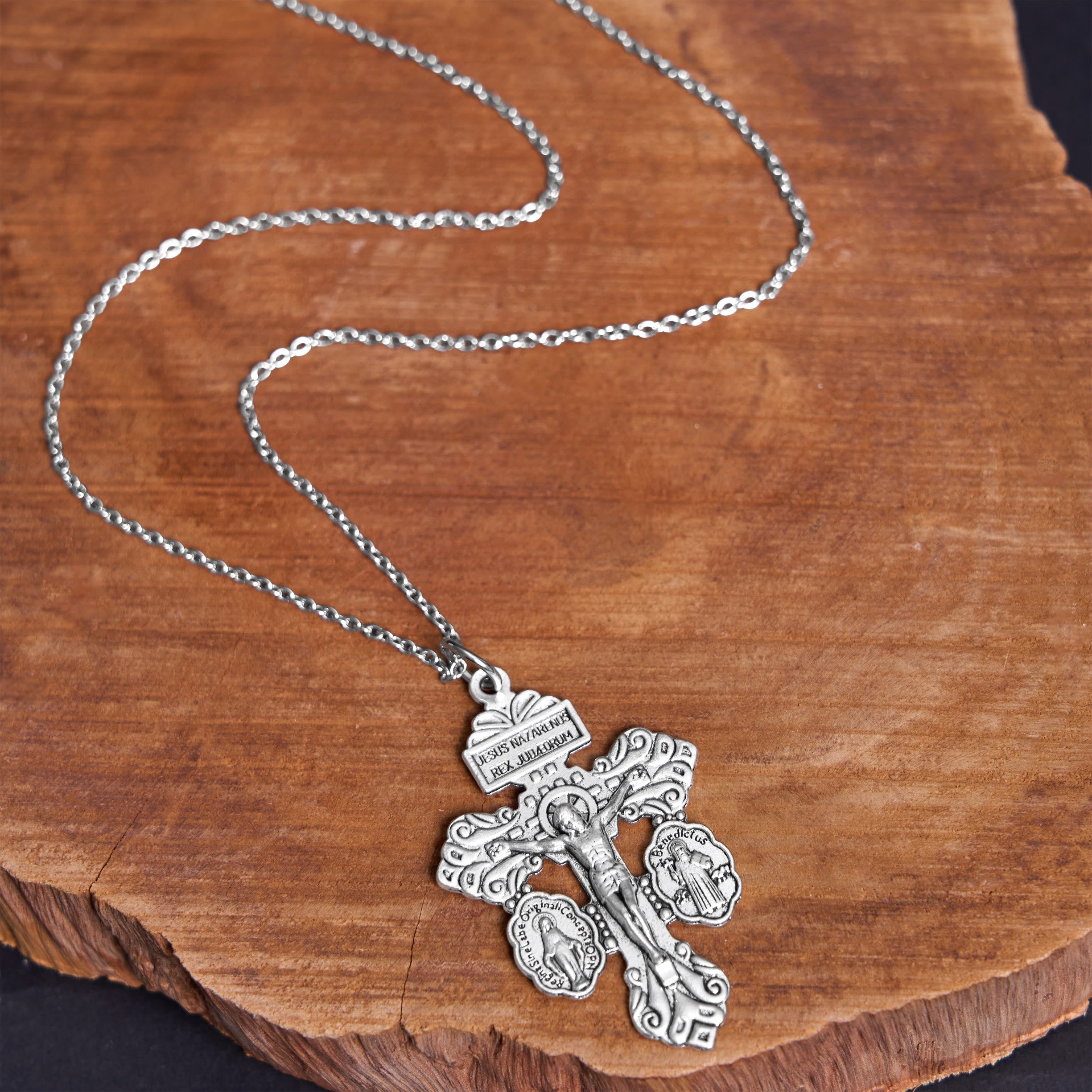 Collar de Doble Cara con Crucifijo Pardon Estilo Clásico en 3 Colores