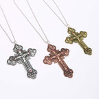 Crucifijo Ornamental de Estilo Clásico con Iconografía de Todos los Santos y Acentos de Gemas Rojas - Collar con Colgante