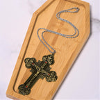 Crucifijo Ornamental de Estilo Clásico con Iconografía de Todos los Santos y Acentos de Gemas Rojas - Collar con Colgante