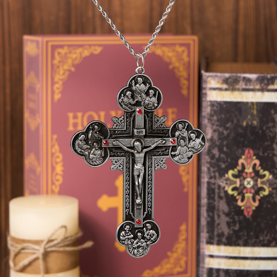 Crucifijo Ornamental de Estilo Clásico con Iconografía de Todos los Santos y Acentos de Gemas Rojas - Collar con Colgante