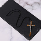 Collar de Fe Crucifijo de Aleación de Madera Estilo Clásico