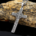Collar de Péndulo de Titanio con Cruz de San Benito Protégenos