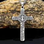 Collar de Péndulo de Titanio con Cruz de San Benito Protégenos