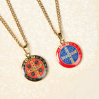 Collar Colgante de Fe y Protección Símbolo de San Benito Estilo Retro de 2 Colores