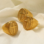 Anillo de Fe Divina en Estilo Clásico con Cruz Única