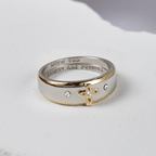 Anillo de Aleación de Cruz de Oro Bicolor de Estilo Moderno (Hecho en Tierra Santa)