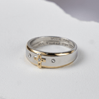 Anillo de Aleación de Cruz de Oro Bicolor de Estilo Moderno (Hecho en Tierra Santa)