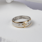 Anillo de Aleación de Cruz de Oro Bicolor de Estilo Moderno (Hecho en Tierra Santa)