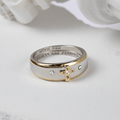 Anillo de Aleación de Cruz de Oro Bicolor de Estilo Moderno (Hecho en Tierra Santa)