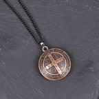 Collar de Colgante con Símbolo de San Benito de Estilo Clásico (3 colores)