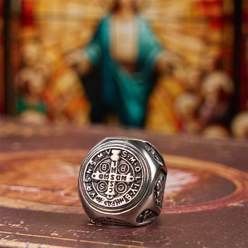 Anillo de Fe Divina Cruz de San Benito Estilo Clásico