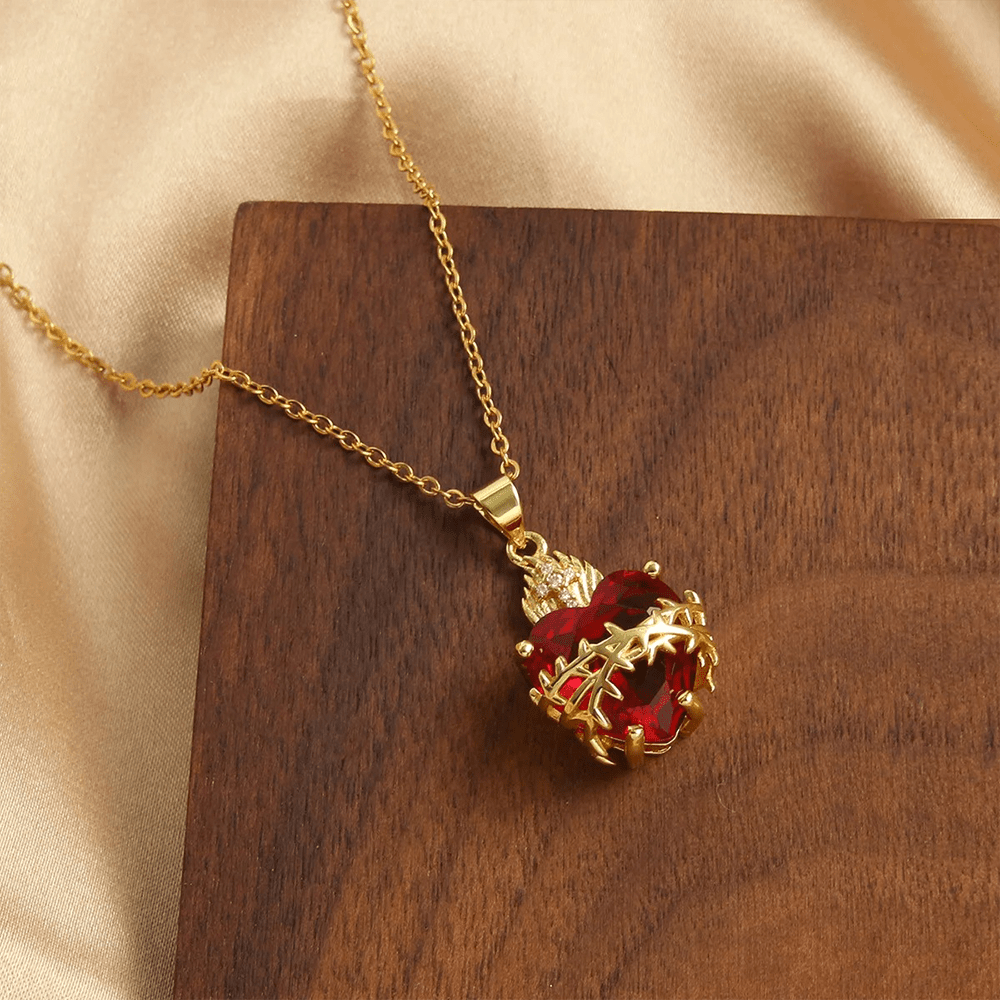 Collar de Péndulo del Sagrado Corazón de Jesús con Gemas Rojas de Estilo Moderno