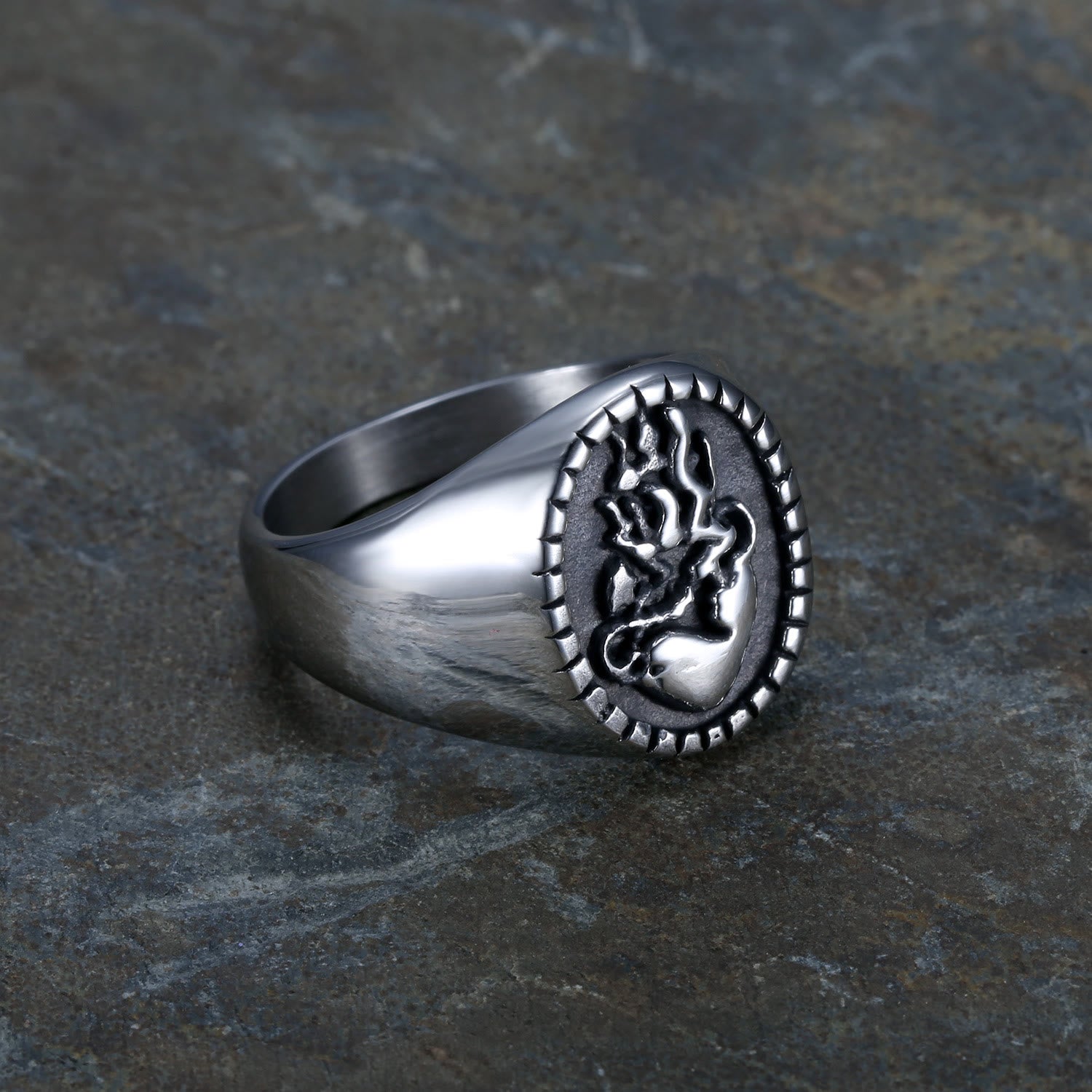 Anillo de Fe de Acero Inoxidable Grabado Corazón Sagrado de Jesús Estilo Retro Clásico
