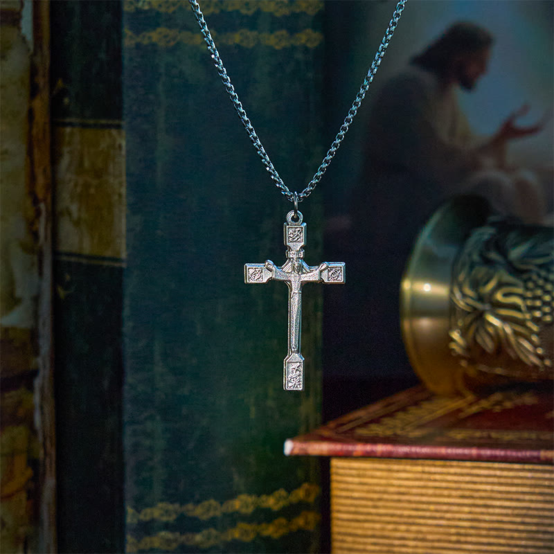 Collar Colgante Minimalista Exclusivo de Jesús Crucifijo con Rosas
