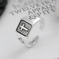 Anillo Ajustable de Fe Minimalista con Cruz Grabada en Plata Esterlina 925