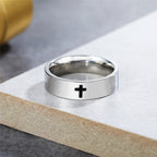 Anillo de Fe de Titanio Grabado en Cruz de Estilo Minimalista Brillante
