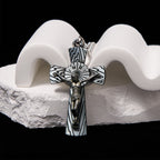 Collar de Pendiente de Cruz de Jesús de Acero de Titanio con Patrón de Árbol de Estilo Retro