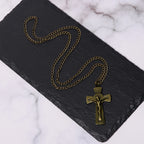 Collar de Pendiente de Cruz de Jesús de Acero de Titanio con Patrón de Árbol de Estilo Retro